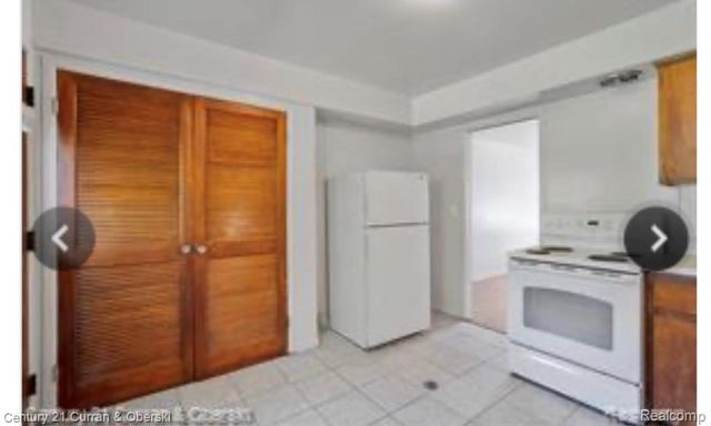212 Arcola, Inkster, MI 48141