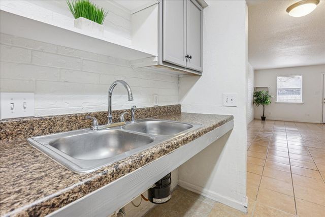 8212 Sam Rayburn DR 4, Austin, TX 78753