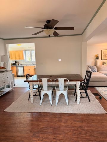 64 River St, Plymouth, MA 02360