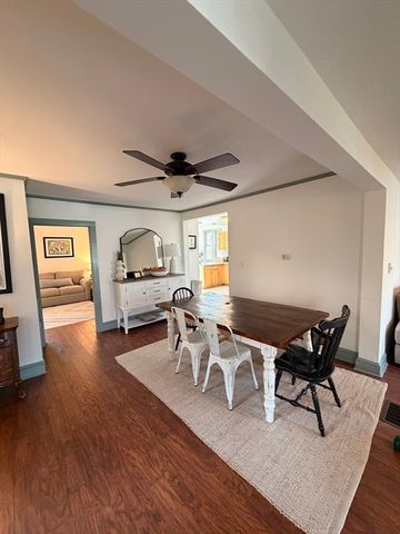 64 River St, Plymouth, MA 02360