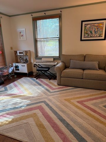 64 River St, Plymouth, MA 02360