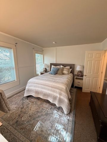 64 River St, Plymouth, MA 02360