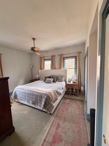 64 River St, Plymouth, MA 02360