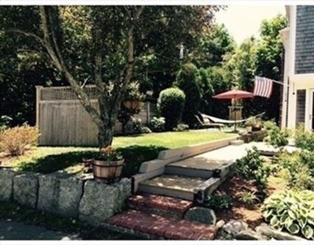 64 River St, Plymouth, MA 02360