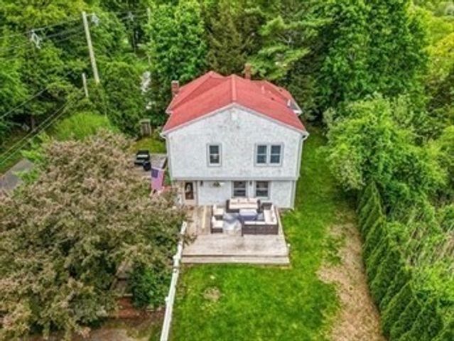 64 River St, Plymouth, MA 02360