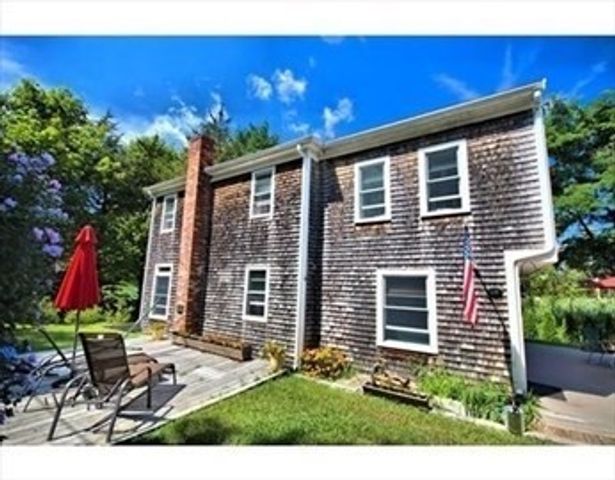 64 River St, Plymouth, MA 02360