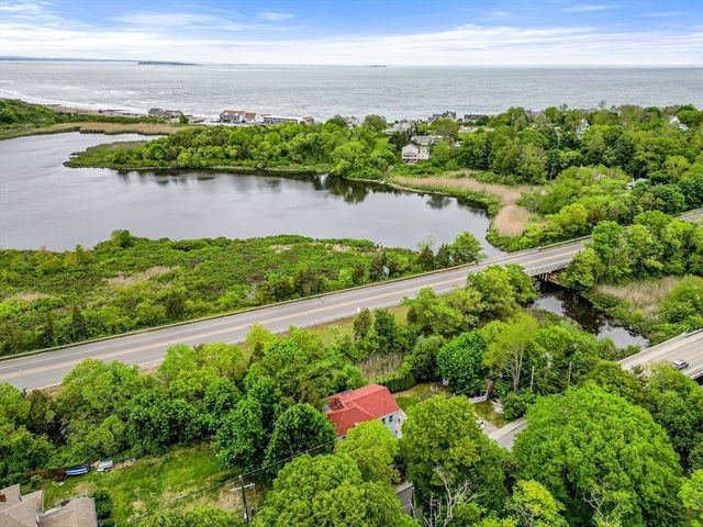 64 River St, Plymouth, MA 02360