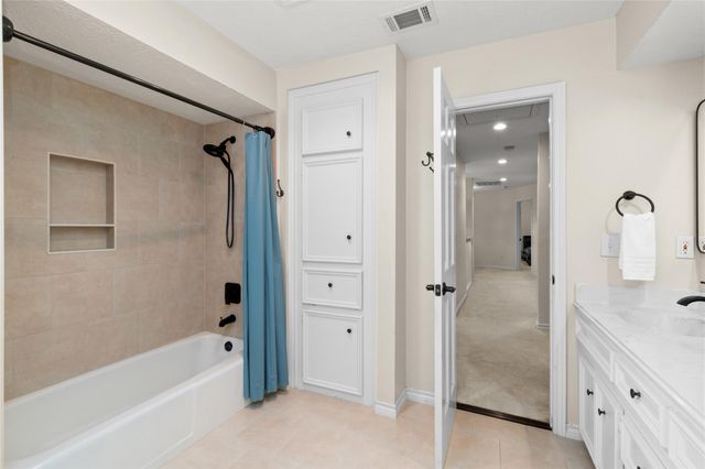 3 Dunlin Meadow Court, The Woodlands, TX 77381