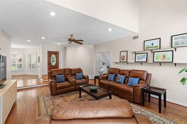 3 Dunlin Meadow Court, The Woodlands, TX 77381