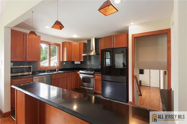 525 Shirley Parkway, Piscataway, NJ 08854