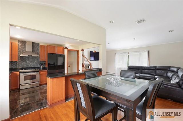 525 Shirley Parkway, Piscataway, NJ 08854