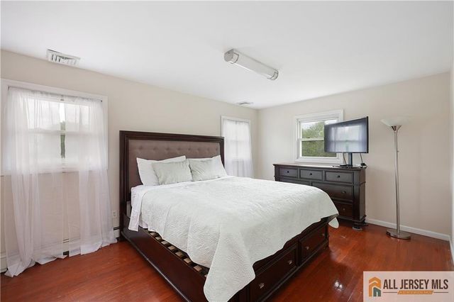 525 Shirley Parkway, Piscataway, NJ 08854