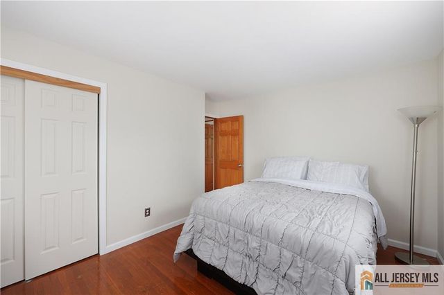 525 Shirley Parkway, Piscataway, NJ 08854