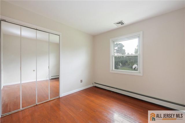 525 Shirley Parkway, Piscataway, NJ 08854
