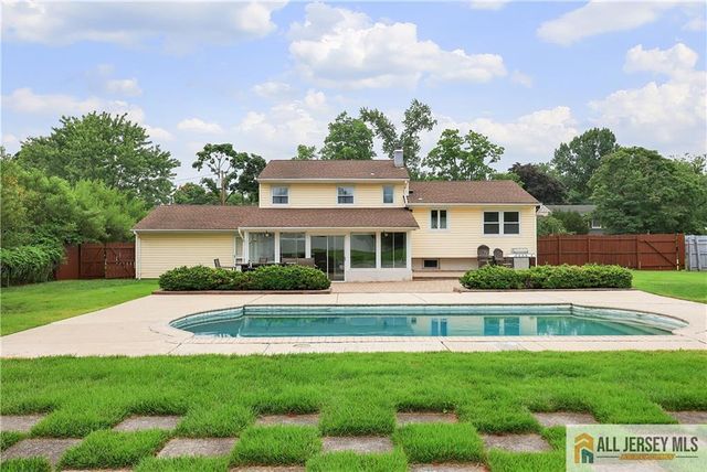 525 Shirley Parkway, Piscataway, NJ 08854