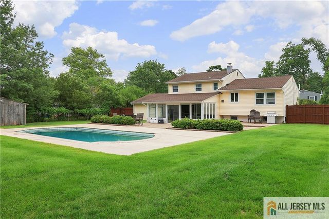 525 Shirley Parkway, Piscataway, NJ 08854