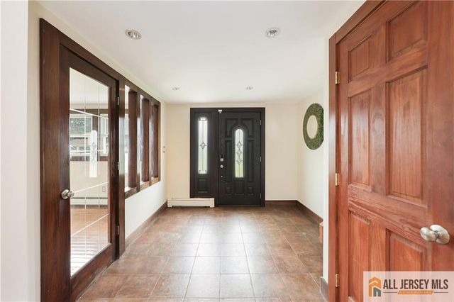 525 Shirley Parkway, Piscataway, NJ 08854