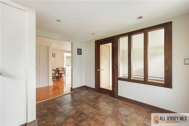525 Shirley Parkway, Piscataway, NJ 08854