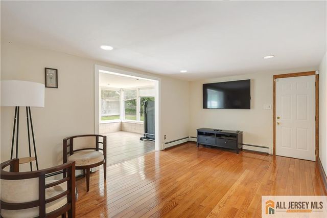 525 Shirley Parkway, Piscataway, NJ 08854
