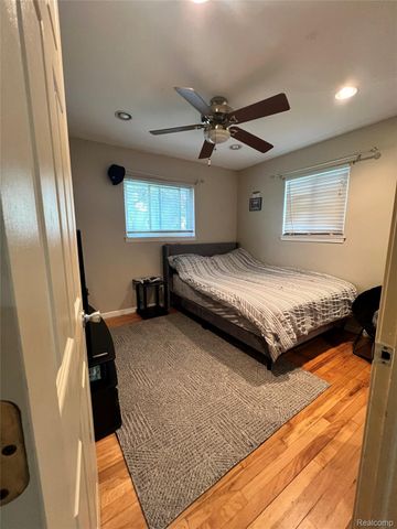 2534 Tarry Drive, Sterling Heights, MI 48310