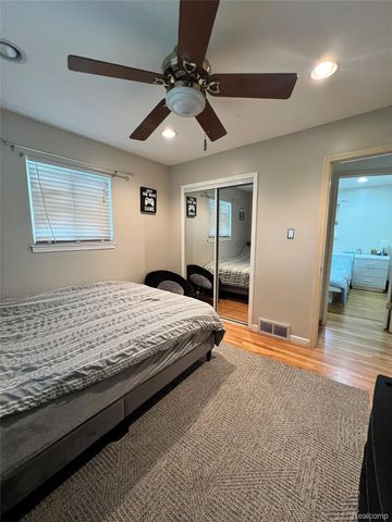 2534 Tarry Drive, Sterling Heights, MI 48310