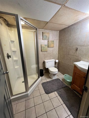 2534 Tarry Drive, Sterling Heights, MI 48310