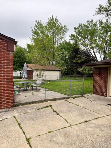 2534 Tarry Drive, Sterling Heights, MI 48310