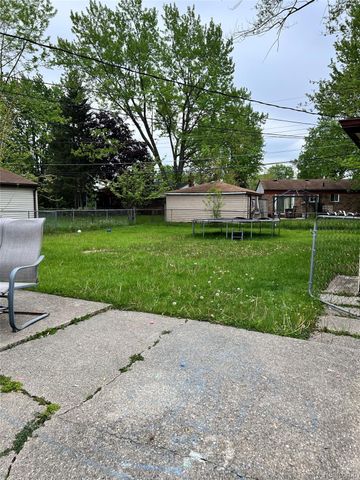 2534 Tarry Drive, Sterling Heights, MI 48310