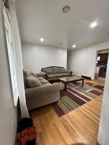 2534 Tarry Drive, Sterling Heights, MI 48310
