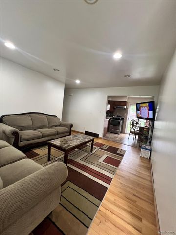 2534 Tarry Drive, Sterling Heights, MI 48310