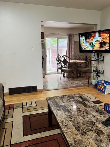 2534 Tarry Drive, Sterling Heights, MI 48310