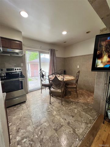 2534 Tarry Drive, Sterling Heights, MI 48310