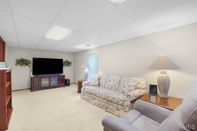 32 Stagecoach Court, St Peters, MO 63376