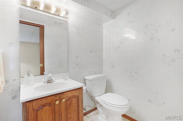 32 Stagecoach Court, St Peters, MO 63376