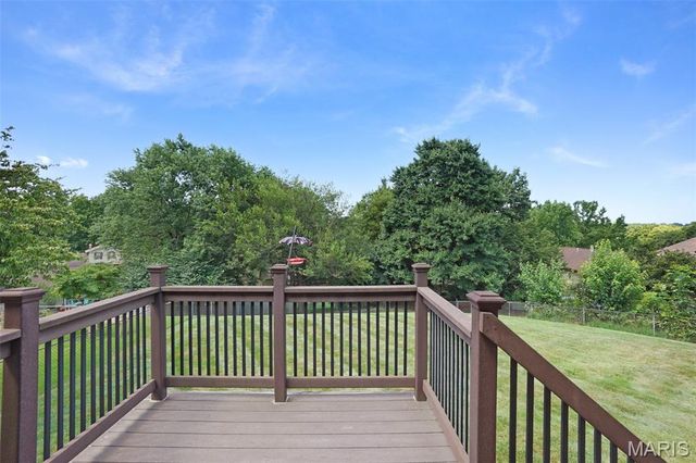 32 Stagecoach Court, St Peters, MO 63376