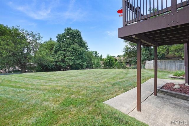 32 Stagecoach Court, St Peters, MO 63376