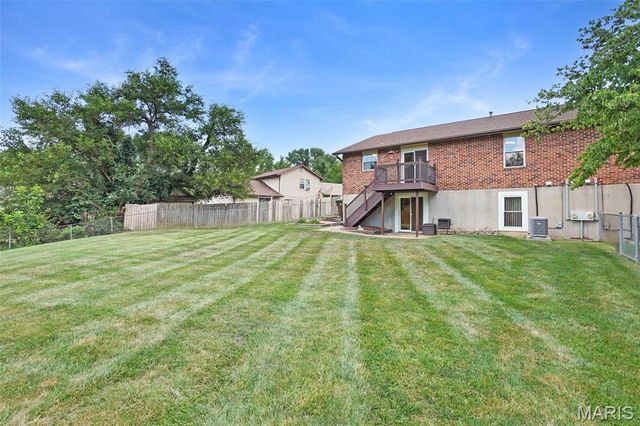 32 Stagecoach Court, St Peters, MO 63376
