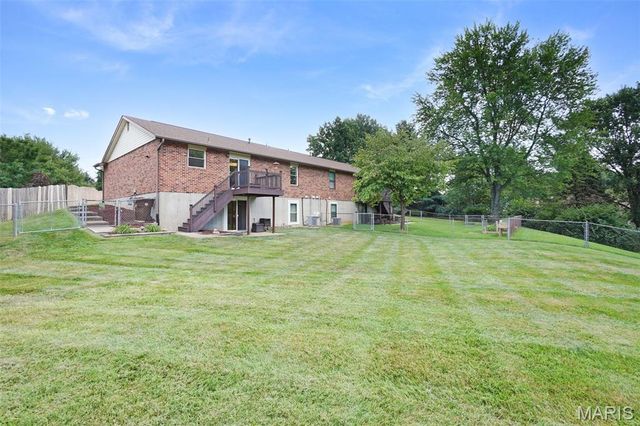 32 Stagecoach Court, St Peters, MO 63376