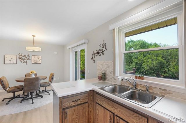 32 Stagecoach Court, St Peters, MO 63376