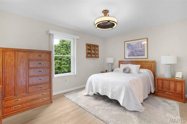 32 Stagecoach Court, St Peters, MO 63376