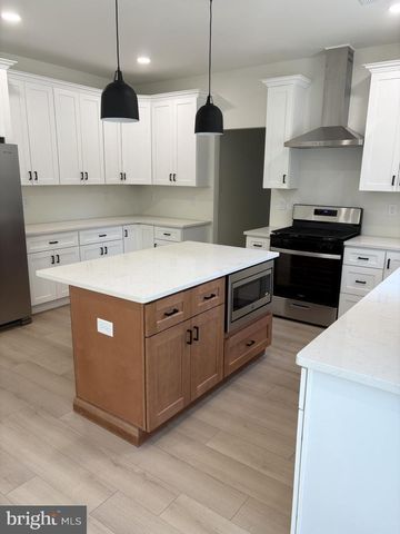141 TAYLOR RD, Newfield, NJ 08344