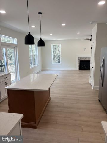 141 TAYLOR RD, Newfield, NJ 08344