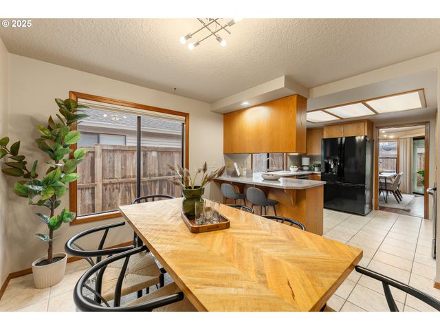 2315 Ne 156TH Pl, Portland, OR 97230