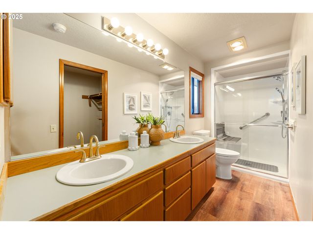 2315 Ne 156TH Pl, Portland, OR 97230