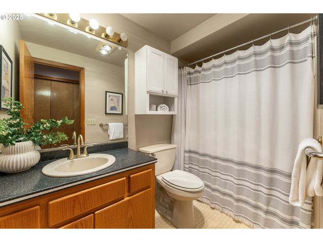 2315 Ne 156TH Pl, Portland, OR 97230