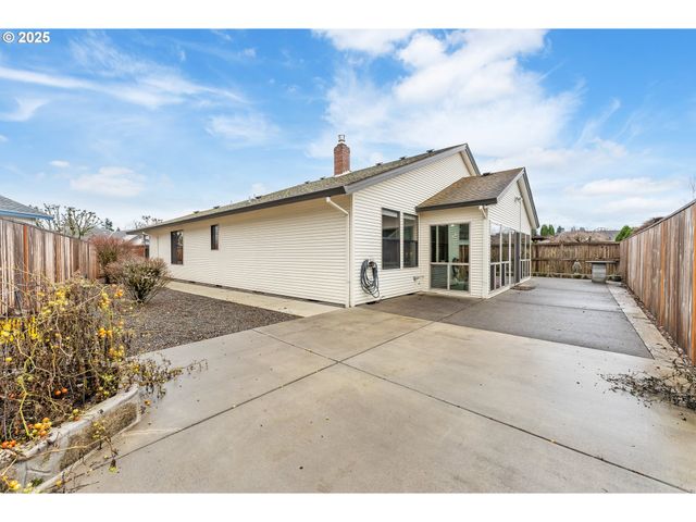 2315 Ne 156TH Pl, Portland, OR 97230