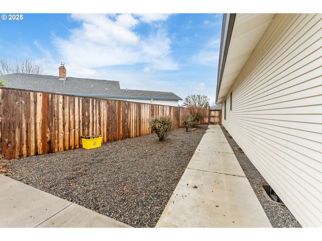 2315 Ne 156TH Pl, Portland, OR 97230