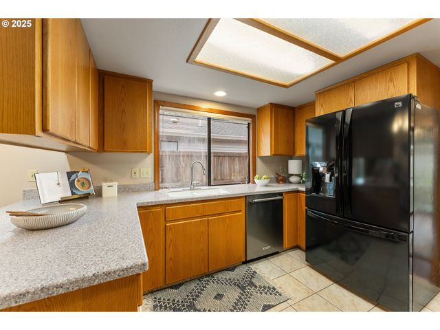 2315 Ne 156TH Pl, Portland, OR 97230