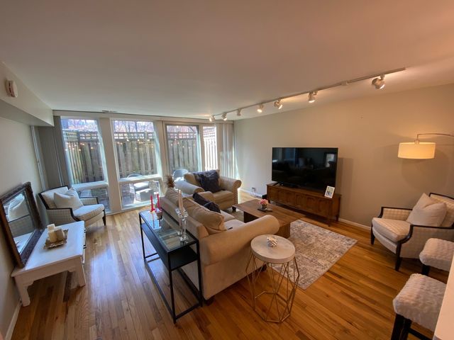 2029 N Larrabee Street 1, Chicago, IL 60614