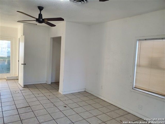 384 Longview, San Antonio, TX 78220